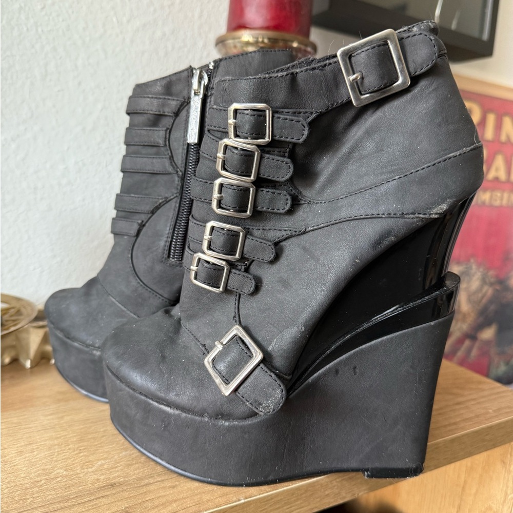 Michael Antonio Wedges